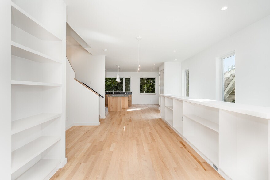 Building Photo - 515 W Lenoir St