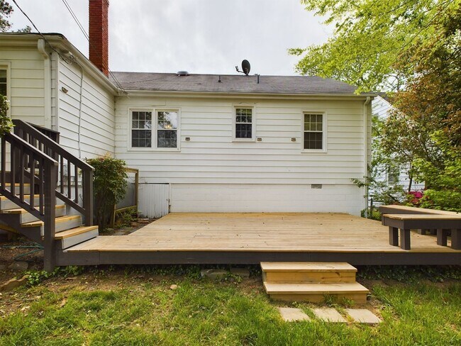 Building Photo - 6632 Three Chopt Rd