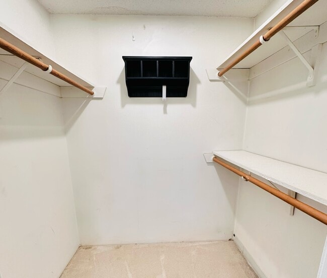 Building Photo - 32 Walden Dr