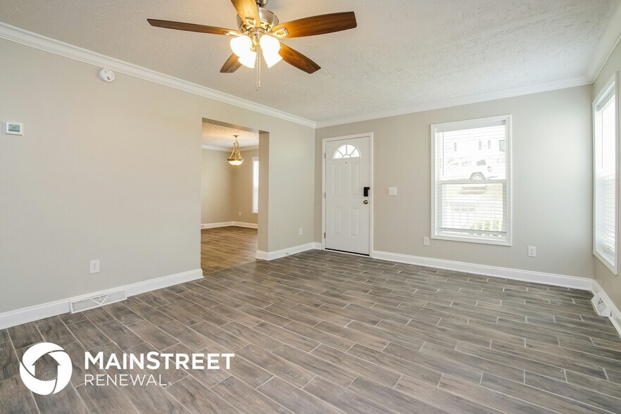 Building Photo - 3004 Brittany Dr