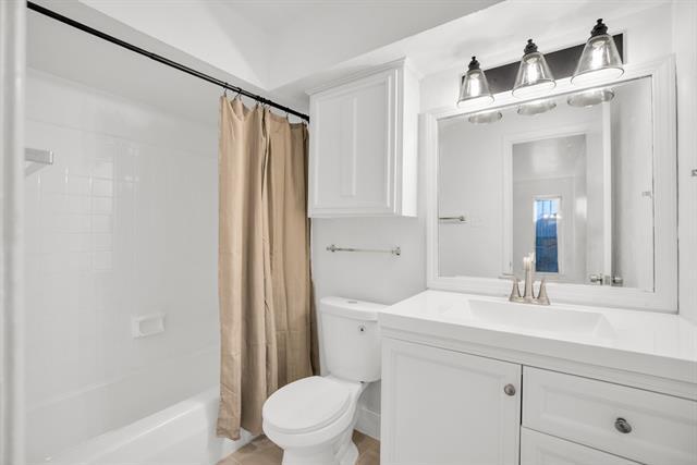 Building Photo - 13351 Kit Ln