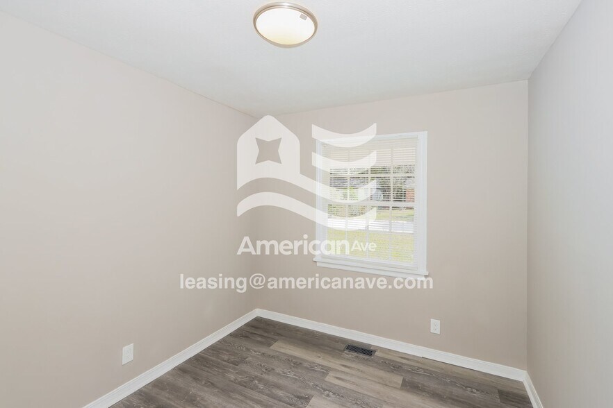 Building Photo - 3266 Lancing Ln