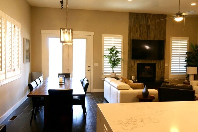 Building Photo - Lovely Home For Rent In Highland, UT (Fully Furnished)