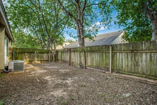 Building Photo - 8811 Clearbrook Trail