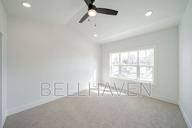 Building Photo - 1370 Fremont Ave