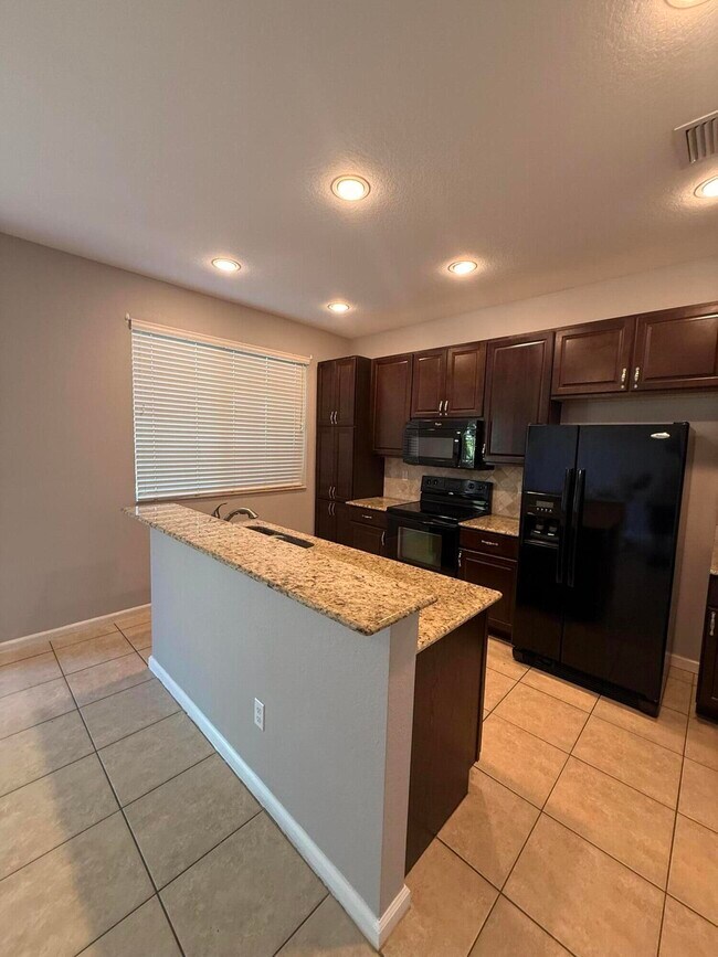 Building Photo - 7189 Briella Dr