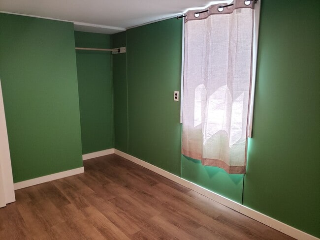 Building Photo - 3-Bedroom, 1-Bathroom - Woodland Home