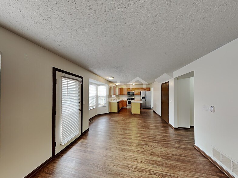 Building Photo - 6687 Jennyann Way