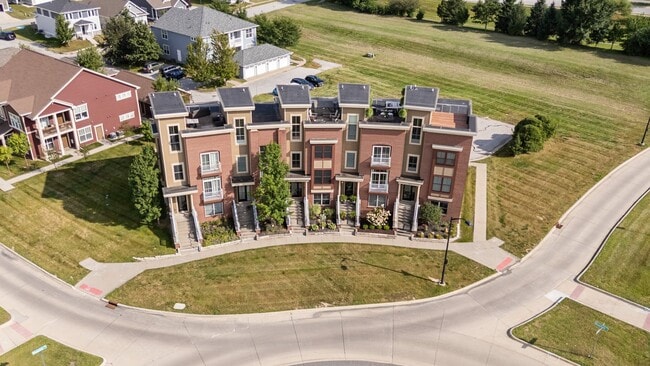 Building Photo - 492 Bluestem Cir