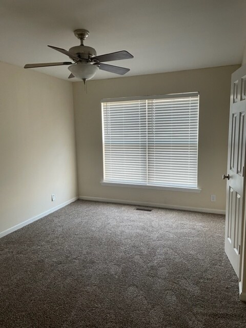 Building Photo - 411 Clare Ln