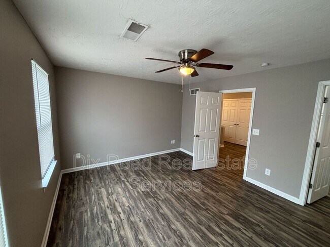 Building Photo - 209 Wexford Dr