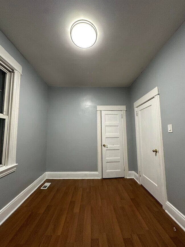 Building Photo - 316 Avenue B