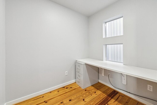 Building Photo - 1306 Arthur St