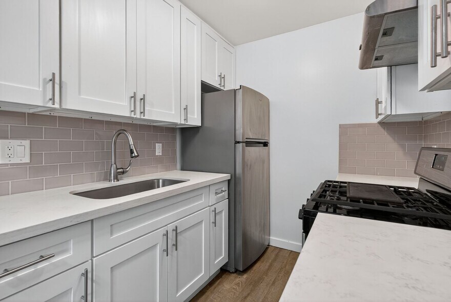 Building Photo - 1751 Cabrillo Ave