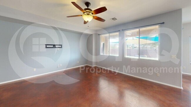 Building Photo - 1419 W Red Creek Dr