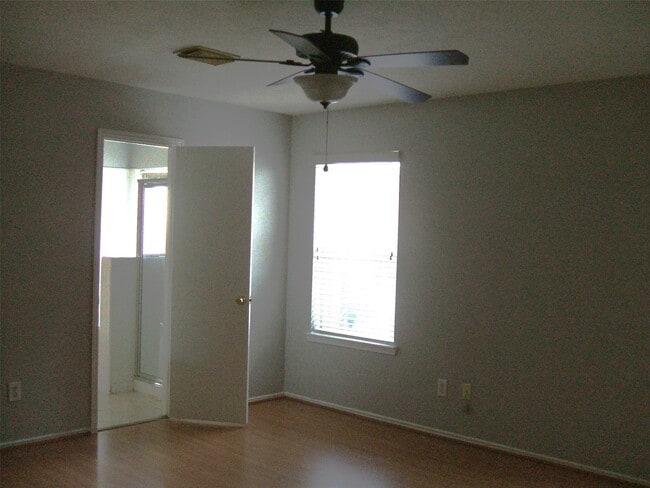 Building Photo - 8978 Dawnridge Dr