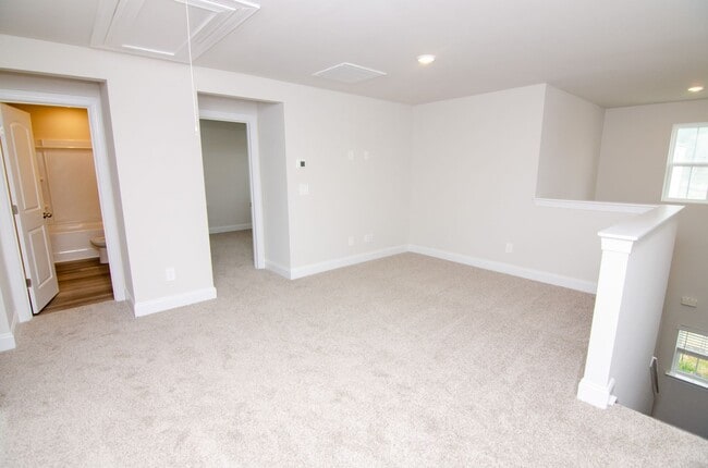 Building Photo - 4960 Trail Ridge Ct