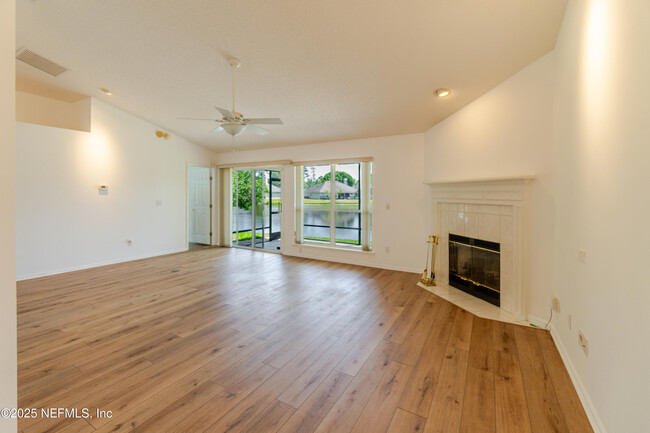 Building Photo - 1623 Sandy Springs Dr