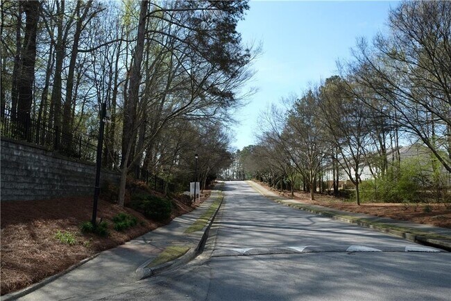Building Photo - 2281 Attewood Dr