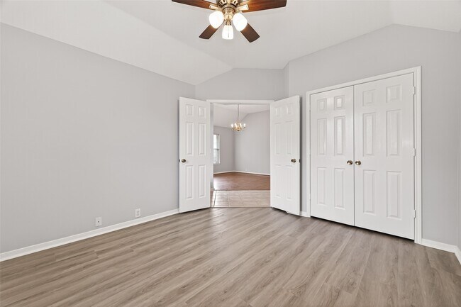 Building Photo - 3135 Silver Cedar Trail