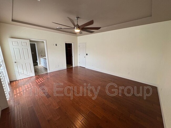 Building Photo - 540 W Birch Ct