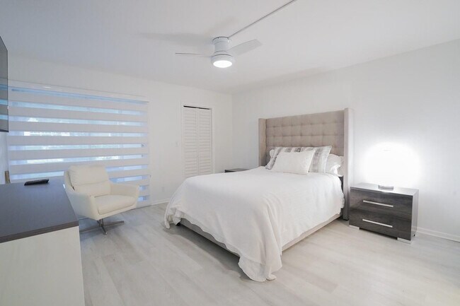 Building Photo - 3201 Portofino Point