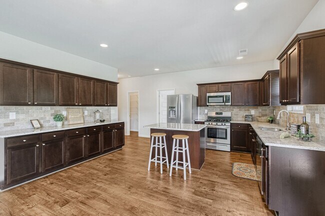 Building Photo - 4639 Southwind Rd