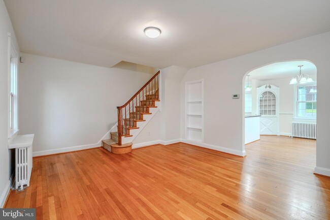 Building Photo - 521 Academy Rd