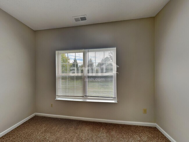 Building Photo - 855 Jack Pine Dr