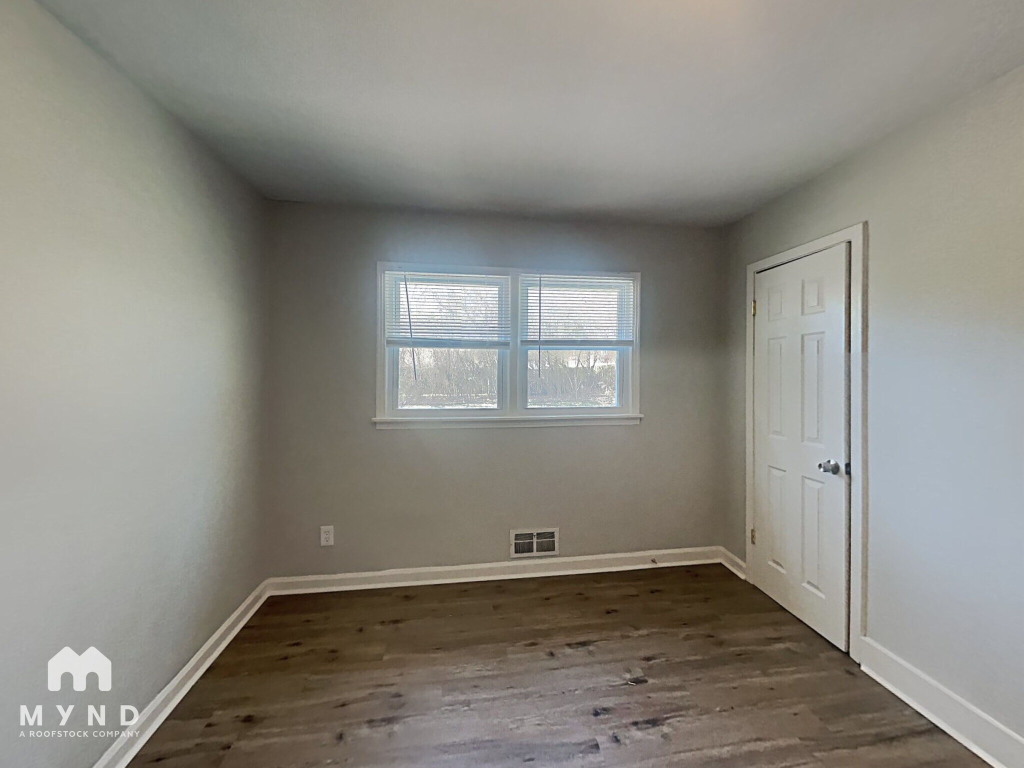 Building Photo - 6345 Oakview Ln