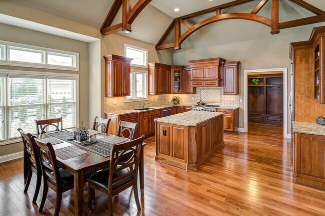 Building Photo - 6884 Ballantrae Pl