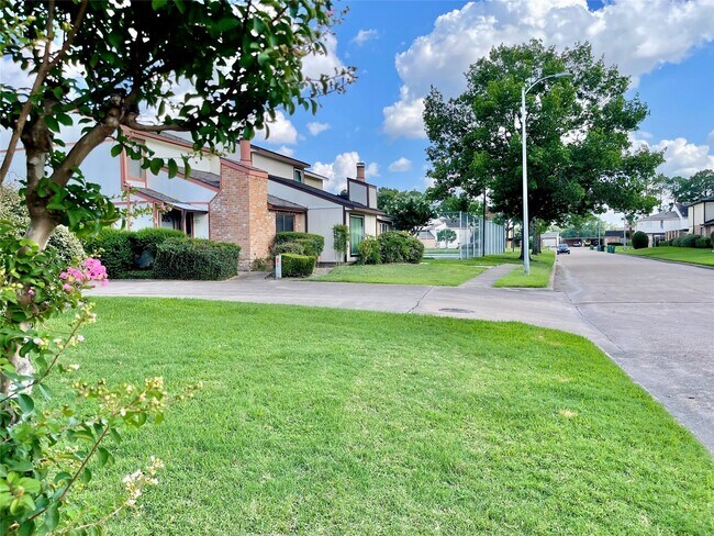 Building Photo - 7840 Bateman Ln