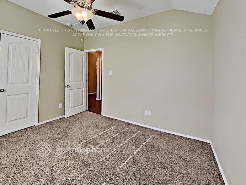 Building Photo - 260 Oxford Dr