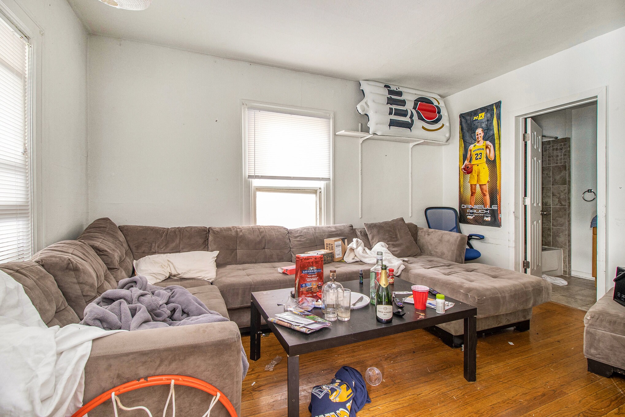 Building Photo - 927 S Division St