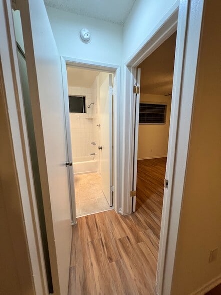 Building Photo - 4039 Marathon St