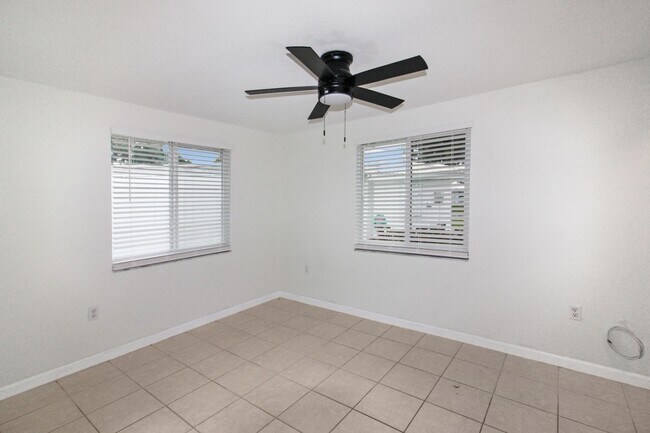 Building Photo - Circlewood Annual Condo for Rent