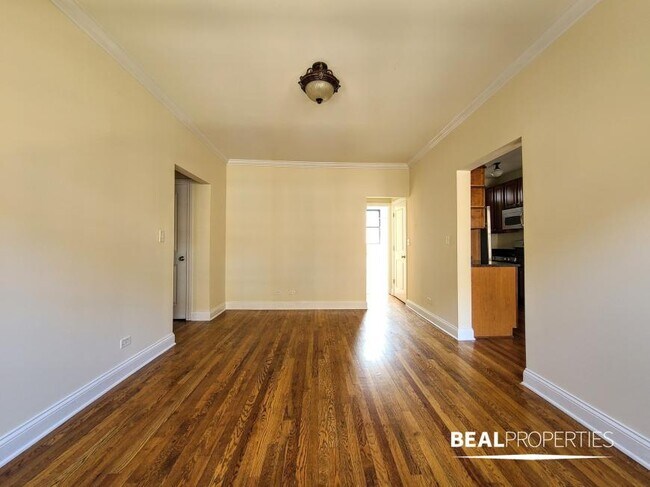 Building Photo - 1 bedroom in CHICAGO IL 60613