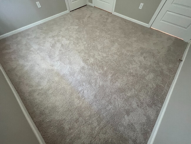 Building Photo - Room in House on Tawny View Ln