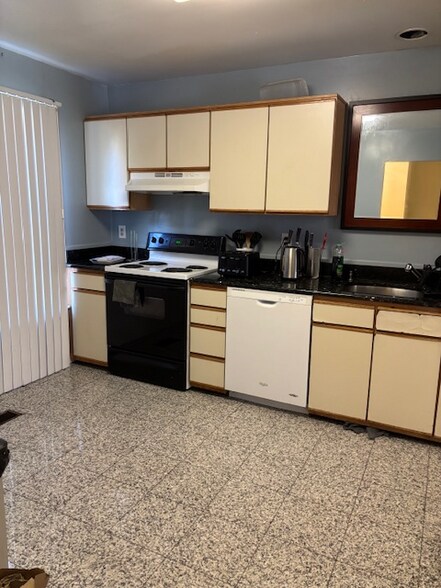 Building Photo - 211 Roundhouse Ct