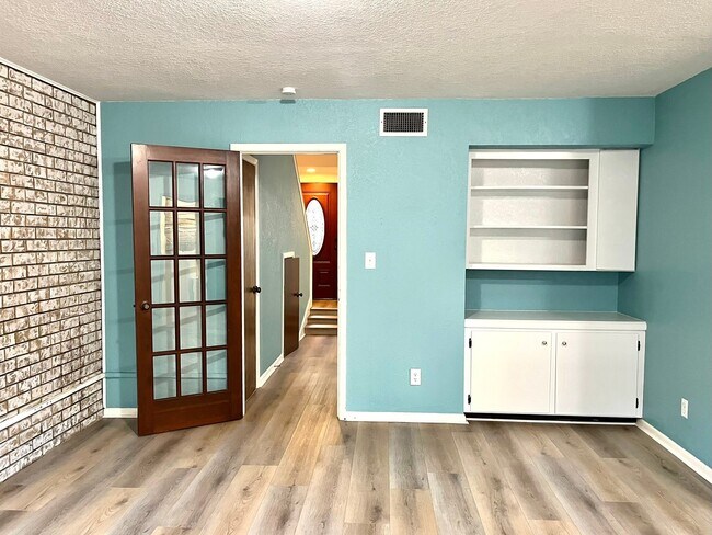 Building Photo - 70 Chervil Common