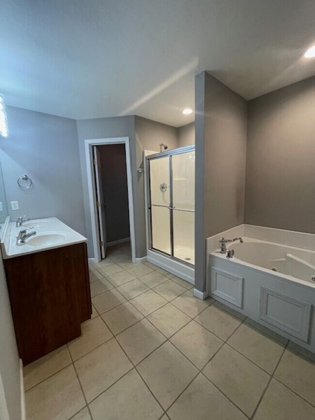 Building Photo - Maryville 37804 - 3 bedroom, 2 bath brick ...