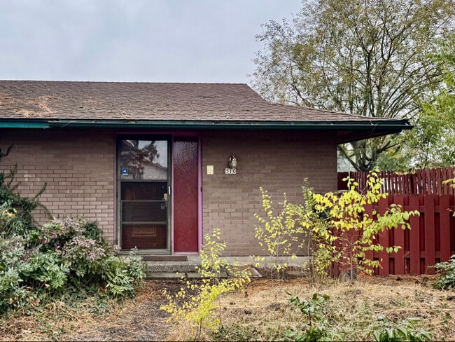 Building Photo - 510 E Dalke Ave