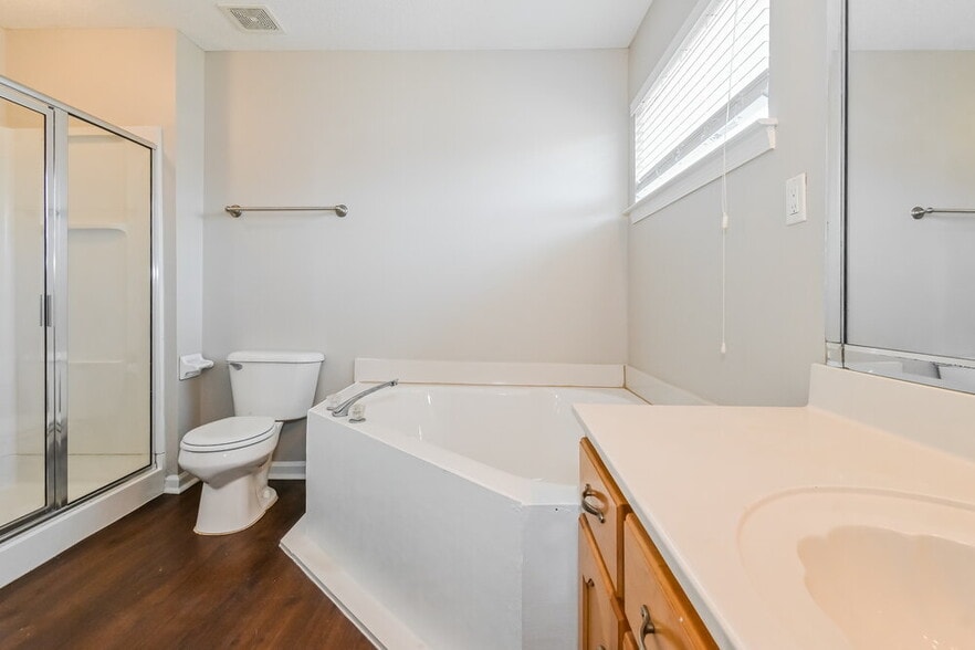 Building Photo - 9882 Wynngate Dr