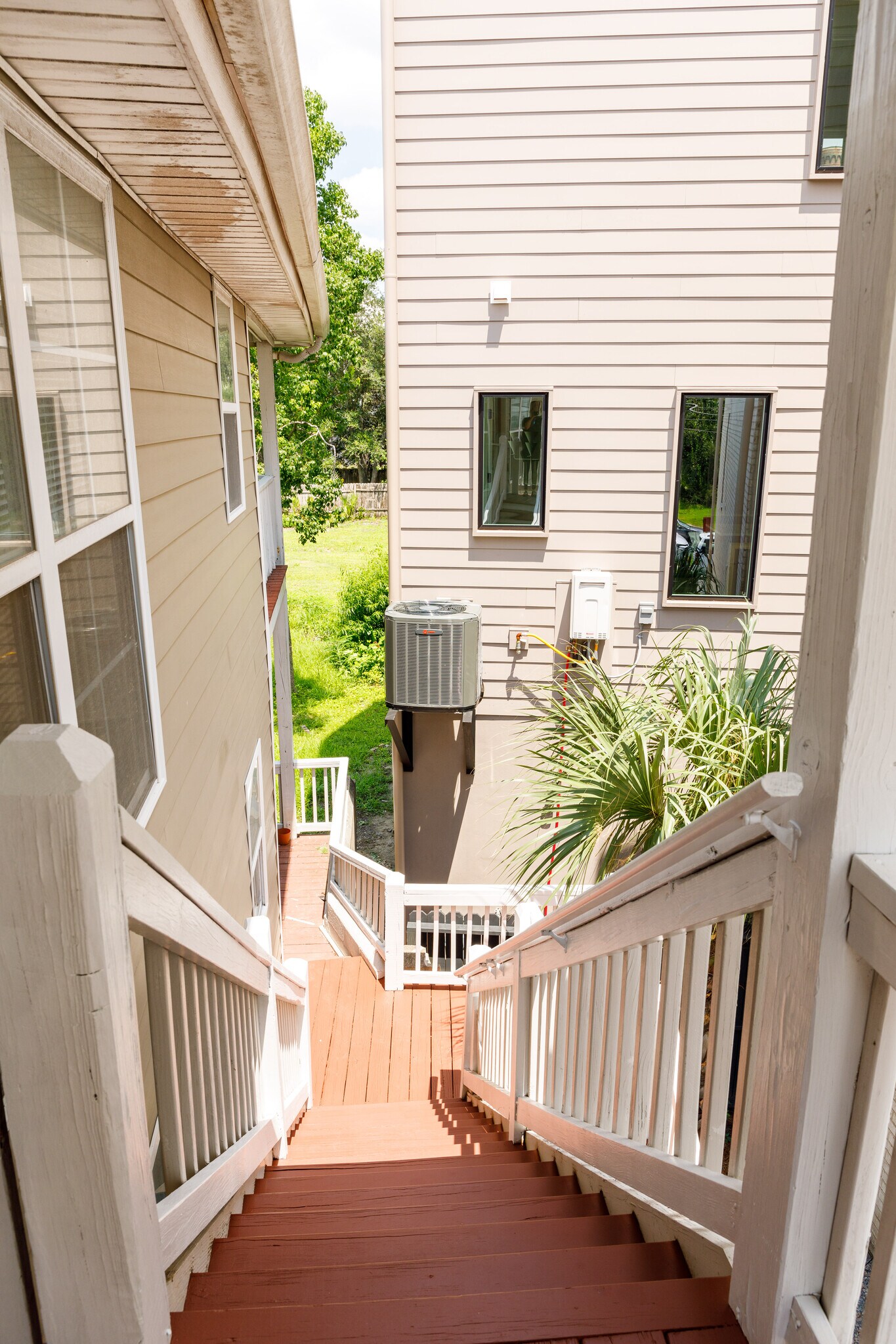 Building Photo - 116 America St