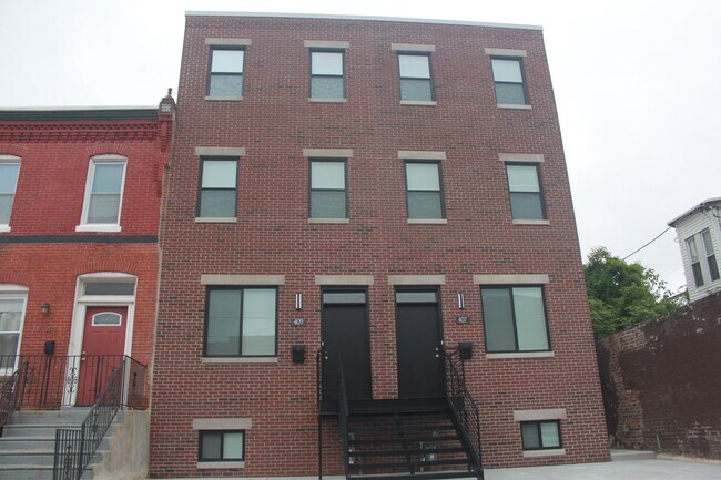 Building Photo - 409 Budd St