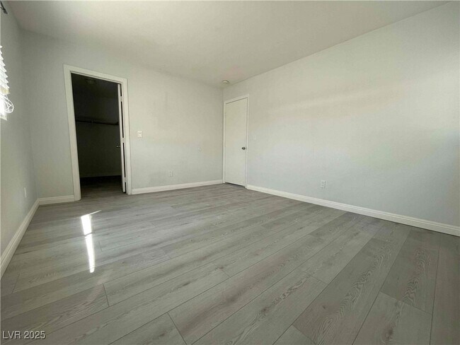 Building Photo - 9943 Shallot Ct