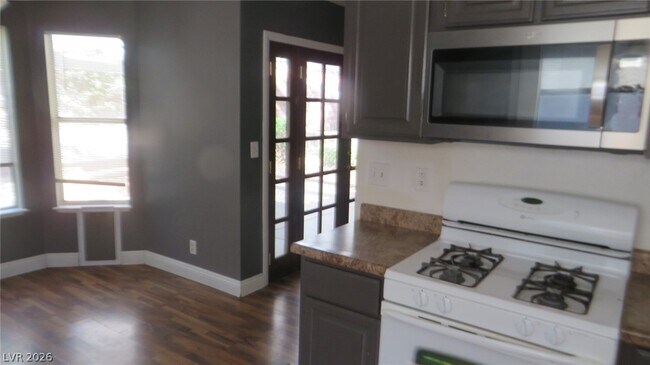 Building Photo - 5608 Crimson Ridge Dr