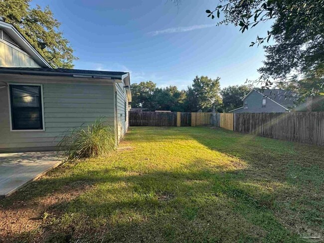 Building Photo - 4218 Baywoods Dr