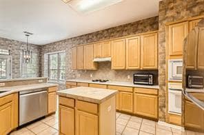 Building Photo - 10138 Cassandra Dr