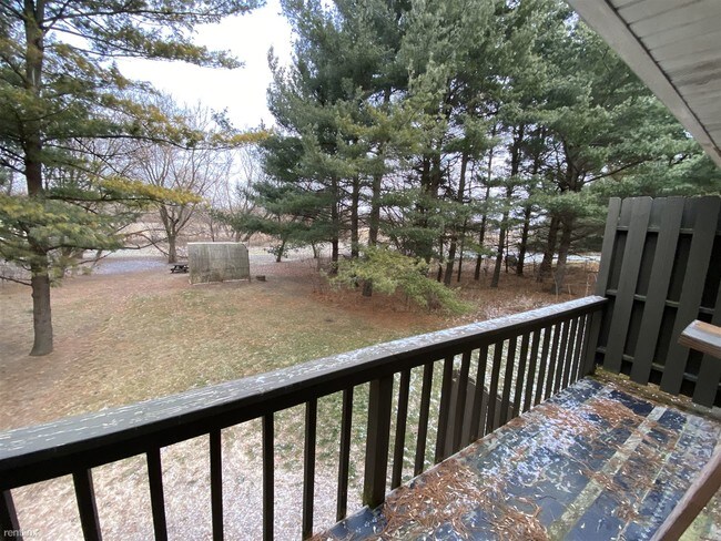 Building Photo - 2 br, 1 bath House - 2420 Textile Rd